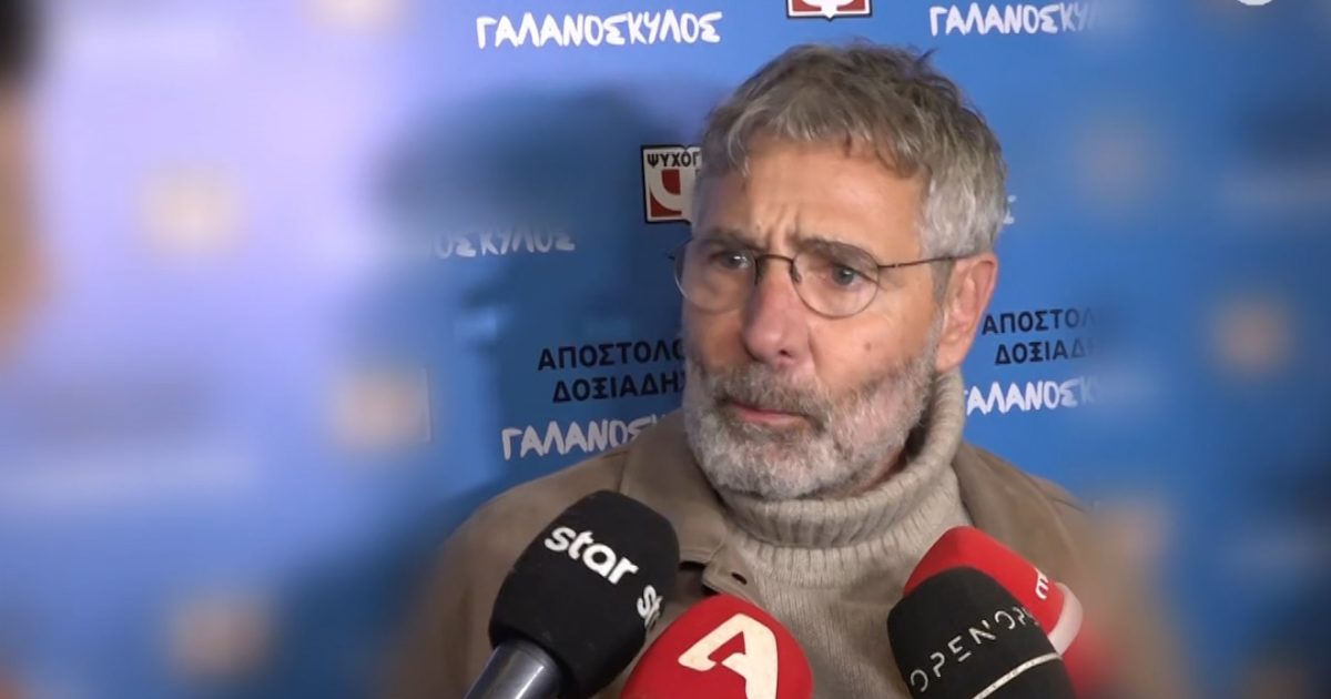 Θοδωρής Αθερίδης: Αποχώρησε ενοχλημένος από τις κάμερες με την ερώτηση για την προσωπική του ζωή