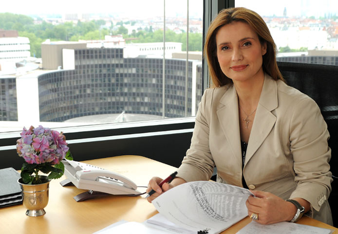 Πάσχα την διέγραψαν, Πάσχα την φέρουν πίσω 