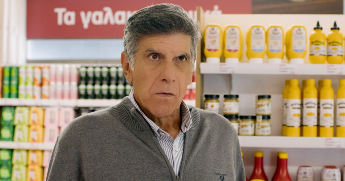 Γιάννης Μπέζος: «Δεν χρησιμοποιώ την τεχνητή νοημοσύνη, προτιμώ την φυσική κι ας βρίσκεται σε ύφεση τον τελευταίο καιρό»