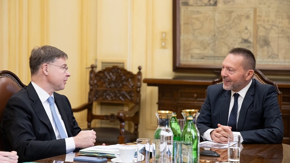 Συνάντηση Στουρνάρα – Ντομπρόβσκις: “Κλήση αφύπνισης” για την Ευρώπη συνιστούν οι τρέχουσες διεθνείς ανατροπές