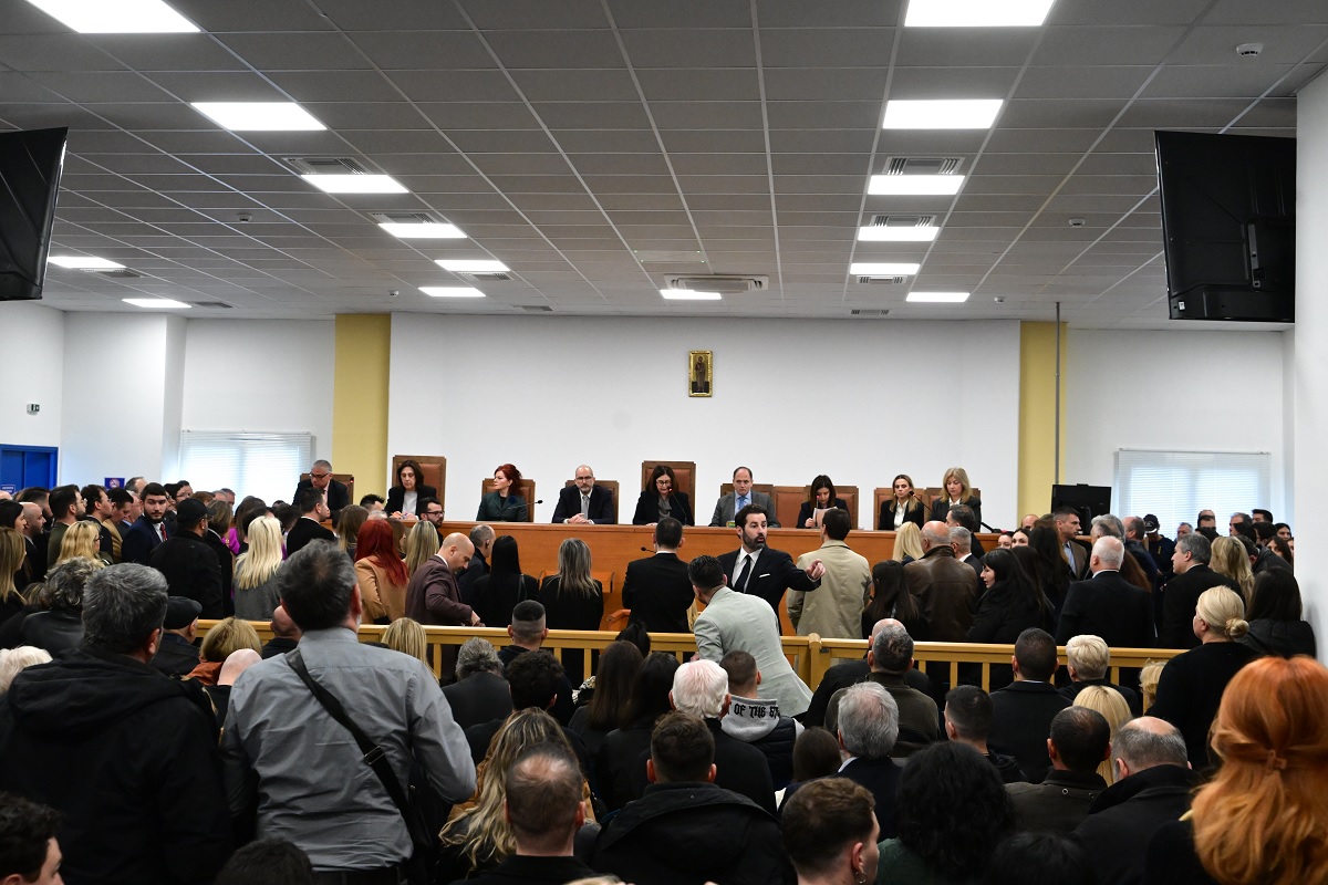 Δεκτή η δήλωση αποχής της προέδρου στη δίκη για τα χαμένα βίντεο των Τεμπών, αναβάλλεται η εκδίκαση επ’ αόριστον