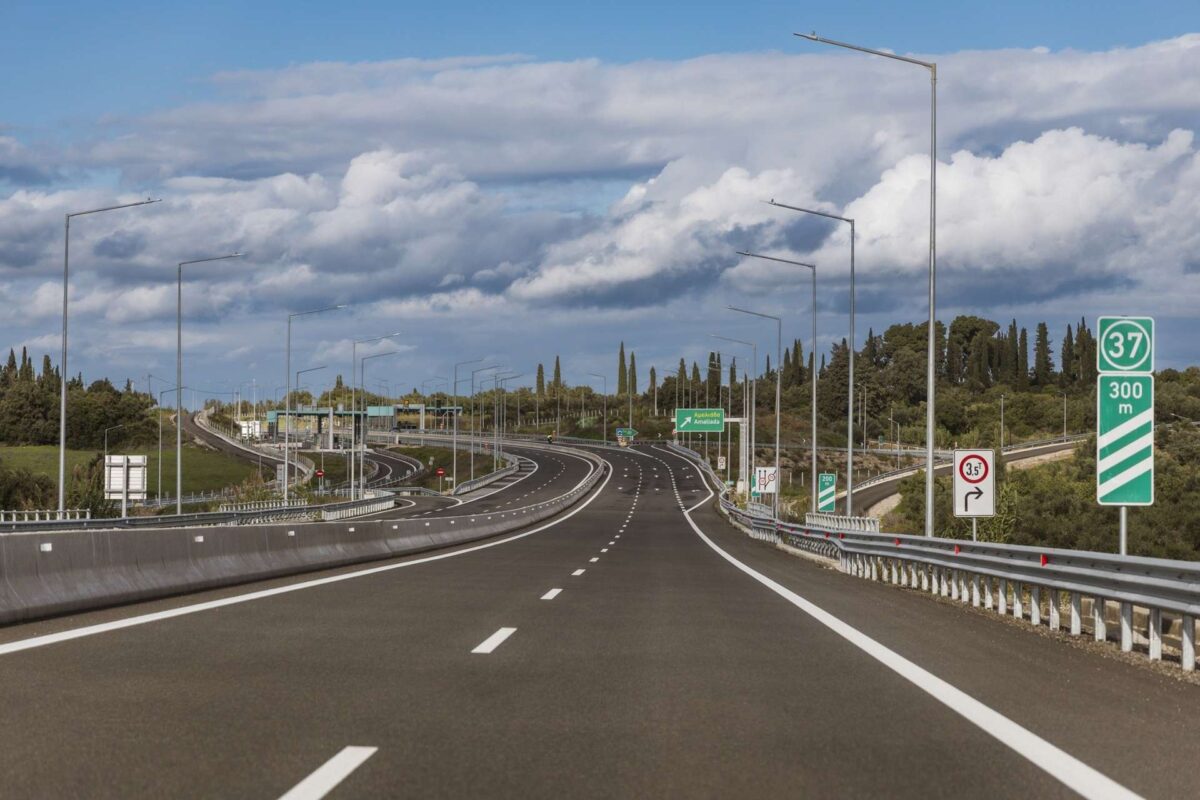 Πάσχα: Σε ισχύ τα μέτρα της Τροχαίας για την έξοδο των εκδρομέων – Έλεγχοι και απαγορεύσεις κυκλοφορίας