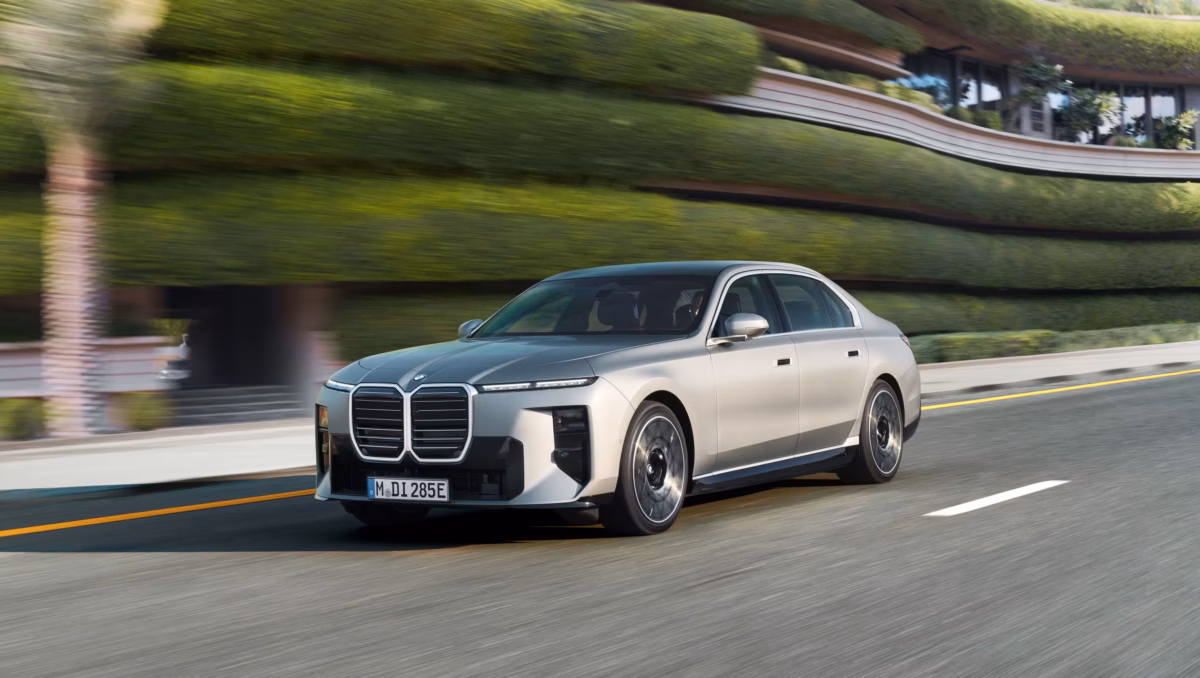 Η BMW κάνει τη λιμουζίνα… ψηφιακή εμπειρία