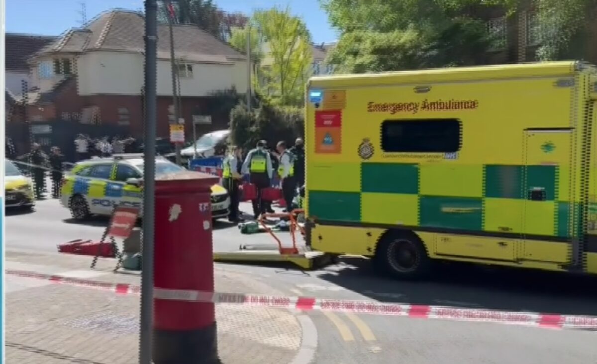 Η στιγμή της επίθεσης με μαχαίρι σε εβραϊκή συνοικία στο βόρειο Λονδίνο