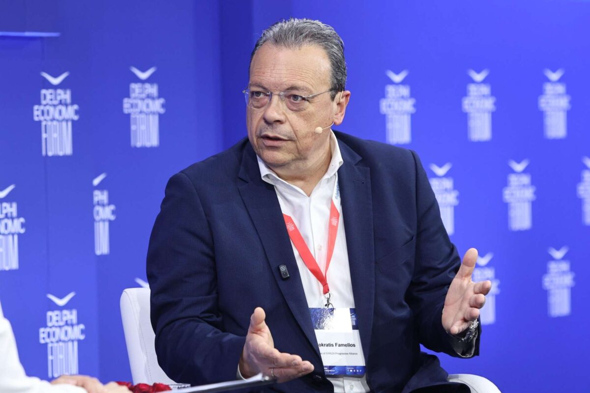 Φάμελλος από Φόρουμ των Δελφών: Ο Μητσοτάκης ανακάλυψε λεφτόδεντρα την ώρα που συζητιέται η άρση ασυλίας των βουλευτών του