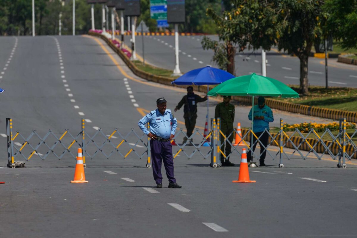Reuters: O Ιρανός ΥΠΕΞ Αραγτσί μεταβαίνει σήμερα στο Πακιστάν – Σε λοκντάουν ασφαλείας παραμένει το Ισλαμαμπάντ