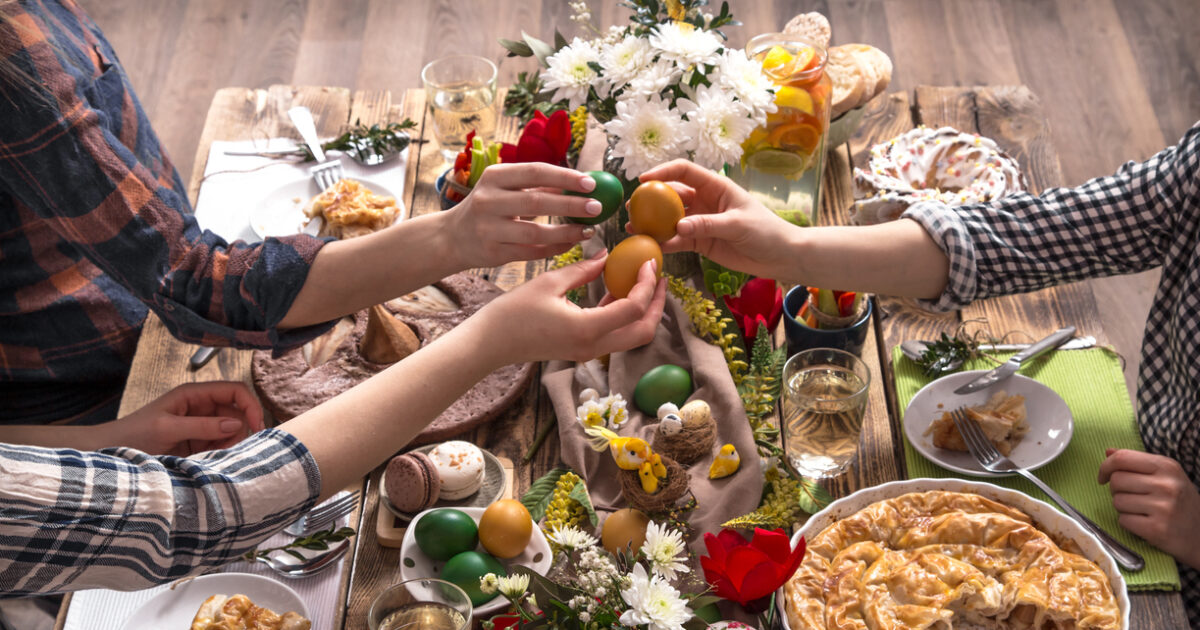 Ακριβότερο κατά 20% το φετινό πασχαλινό τραπέζι – Πάνω από 410 ευρώ το κόστος για 6 άτομα