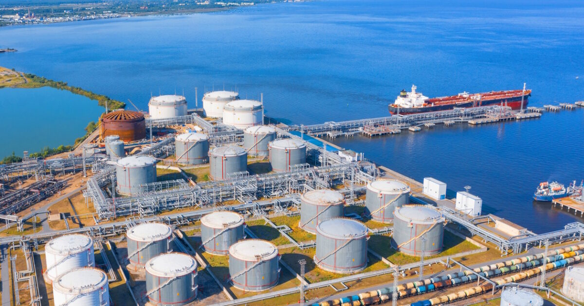 Τα υπερκέρδη του Πούτιν από το πετρέλαιο δεν αρκούν για να τονώσει τη ρωσική οικονομία που επιβραδύνεται εν μέσω πολέμου