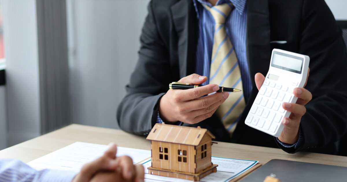 ΤτΕ: Μειωμένες οι καταθέσεις νοικοκυριών τον Μάρτιο – Αυξημένες των επιχειρήσεων