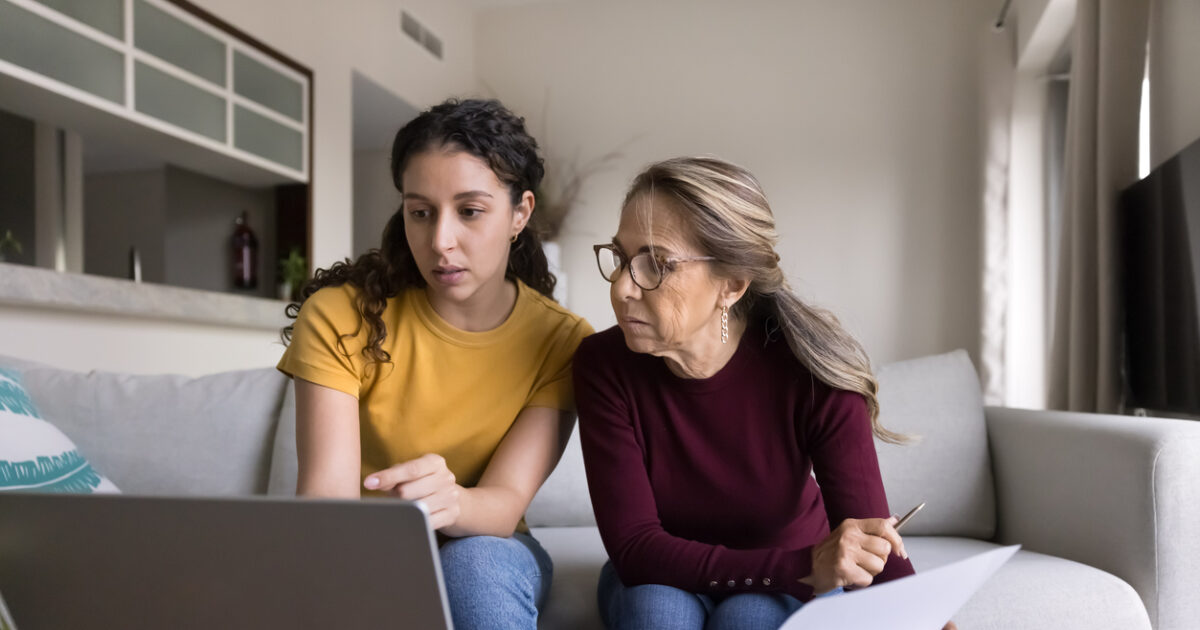 Συνταξιούχοι, οικογένειες, ενοικιαστές: Πώς το όφελος από τα νέα μέτρα «ακουμπά» και τη μεσαία τάξη