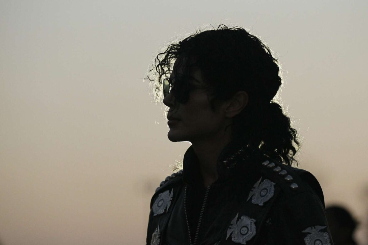 Μάικλ Τζάκσον: Νέες αδημοσίευτες φωτογραφίες με ανήλικα αγόρια και καταγγελίες για σεξουαλική κακοποίηση