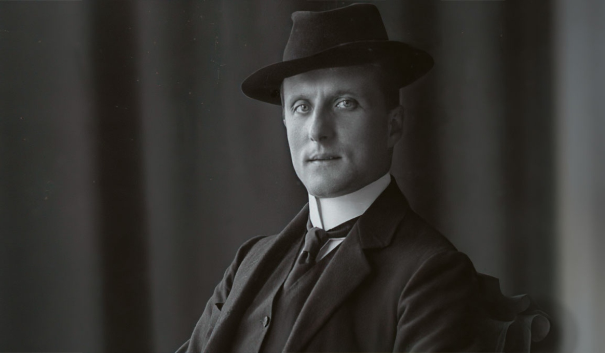 Ο Έλληνας μαθηματικός που βοήθησε τον Αϊνστάιν, πολεμήθηκε στην Ελλάδα και έγραψε ιστορία στην επιστήμη