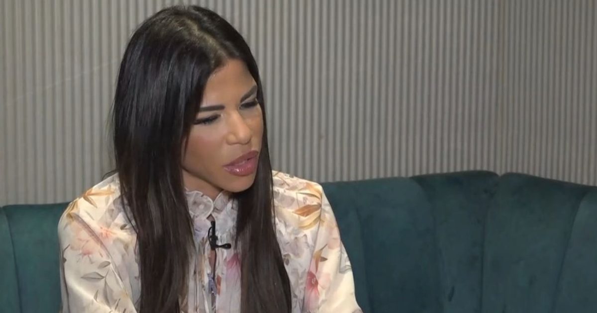 Δάφνη Καραβοκύρη: «Η πρώτη μου διευθύντρια έφτυνε τα σοκολατάκια στο χέρι μου για να τα πετάξω στα σκουπίδια»