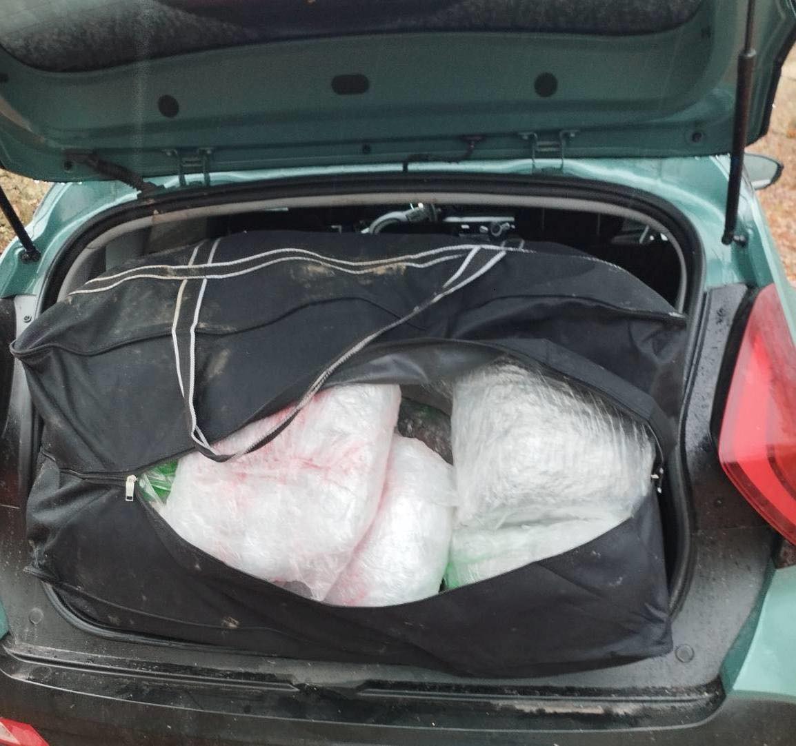 Καστοριά: Ανθρωποκυνηγητό για τη σύλληψη 43χρονου που μετέφερε 76 κιλά κάνναβης