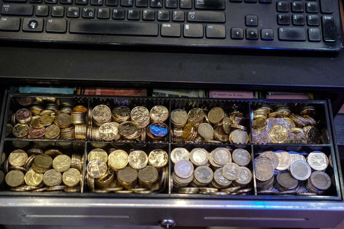 Πότε θα τεθεί σε πιλοτική κυκλοφορία το ψηφιακό ευρώ και τι θα αλλάξει στις συναλλαγές