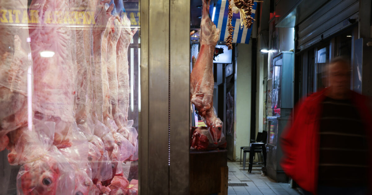 Πάσχα 2026: Ανεβαίνει το θερμόμετρο στην αγορά του αρνιού και εντείνονται οι έλεγχοι – Που θα φτάσουν οι τιμές