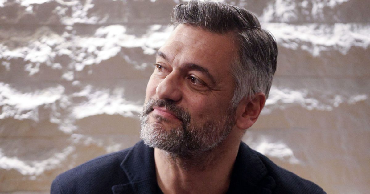 Στέλιος Κρητικός – Η εξωφρενική ιστορία με τον Γιώργο Νταλάρα: «Ζητούσε την αστυνομία»