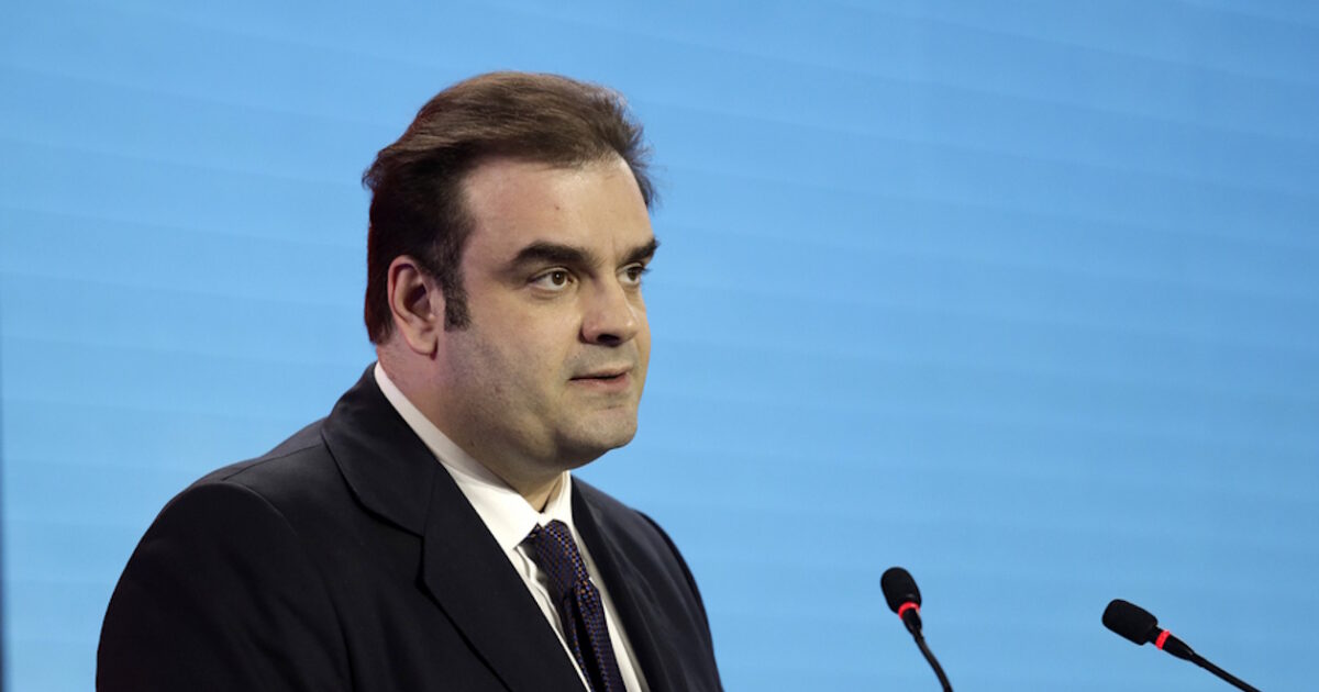 Πιερρακάκης: Πήραμε μέτρα που διαχέονται στο σύνολο της κοινωνίας – Μόλις το 10% από το έξτρα πλεόνασμα προέρχεται από φόρους