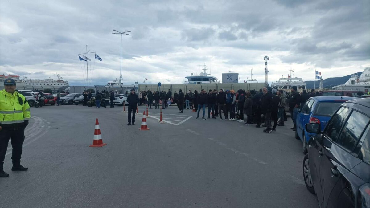 Συνεχίζουν τις κινητοποιήσεις οι κτηνοτρόφοι της Λέσβου: Απέκλεισαν τον Μεσότοπο –  Ζητούν εμβολιασμό και εμποδίζουν την είσοδε σε κτηνιάτρους