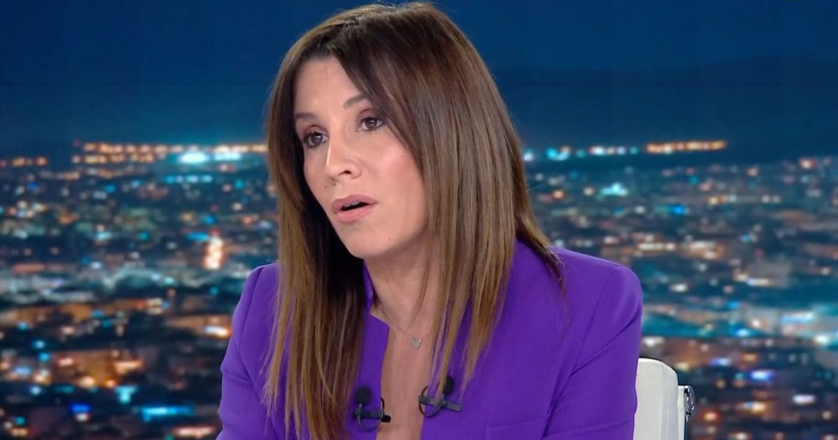 Η Νίκη Λυμπεράκη “στρίμωξε” τον Γιάννη Οικονόμου: «Επειδή με προκαλείτε… εσείς θα ζούσατε με 800 ευρώ τον μήνα;»