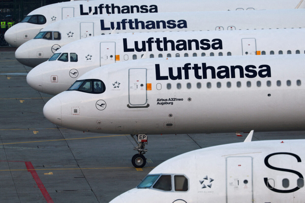 Qantas, Lufthansa, Virgin Atlantic: Ο πόλεμος στο Ιράν εκτόξευσε τα καύσιμα. Εισιτήρια στα ύψη και καθήλωση αεροπλάνων