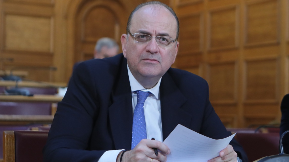 «Μπλέξιμο» στο Μαξίμου με Λαζαρίδη 