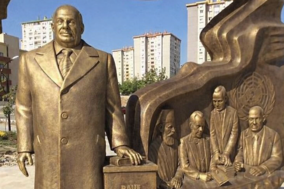 Ο Ιμάμογλου «καίει» τις κατηγορίες για άγαλμα του Μακαρίου: Καταγγέλλει «Προπαγάνδα και διαστρέβλωση»