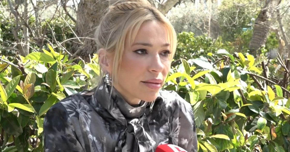 Αμάντα Μανωλάκου: «Αντιμετώπισα τη σκλήρυνση με φόβο, αλλά δεν μπορούσα να πέσω, γιατί έχω το παιδί μου»