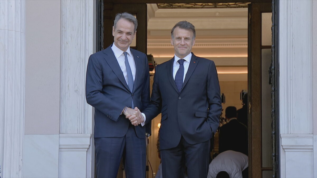 Live: Συνάντηση Μητσοτάκη – Μακρόν στο Μαξίμου