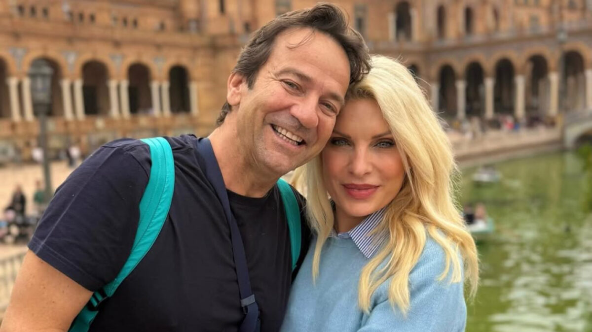 Ελένη Μενεγάκη: Πάσχα στη Σεβίλλη αγκαλιά με τον Μάκη Παντζόπουλο