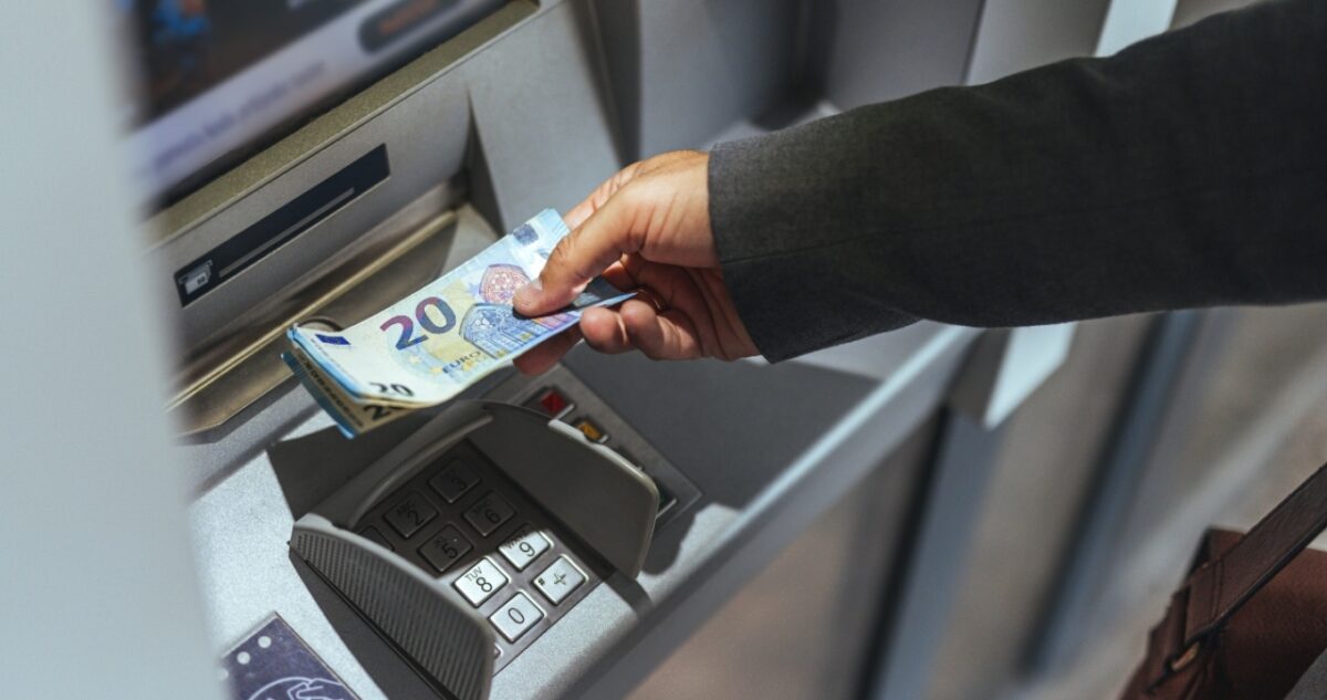 Δώρο Πάσχα και Fuel Pass: Ξεκινούν Μεγάλη Δευτέρα οι αιτήσεις – Αντίστροφη μέτρηση για τις πληρωμές