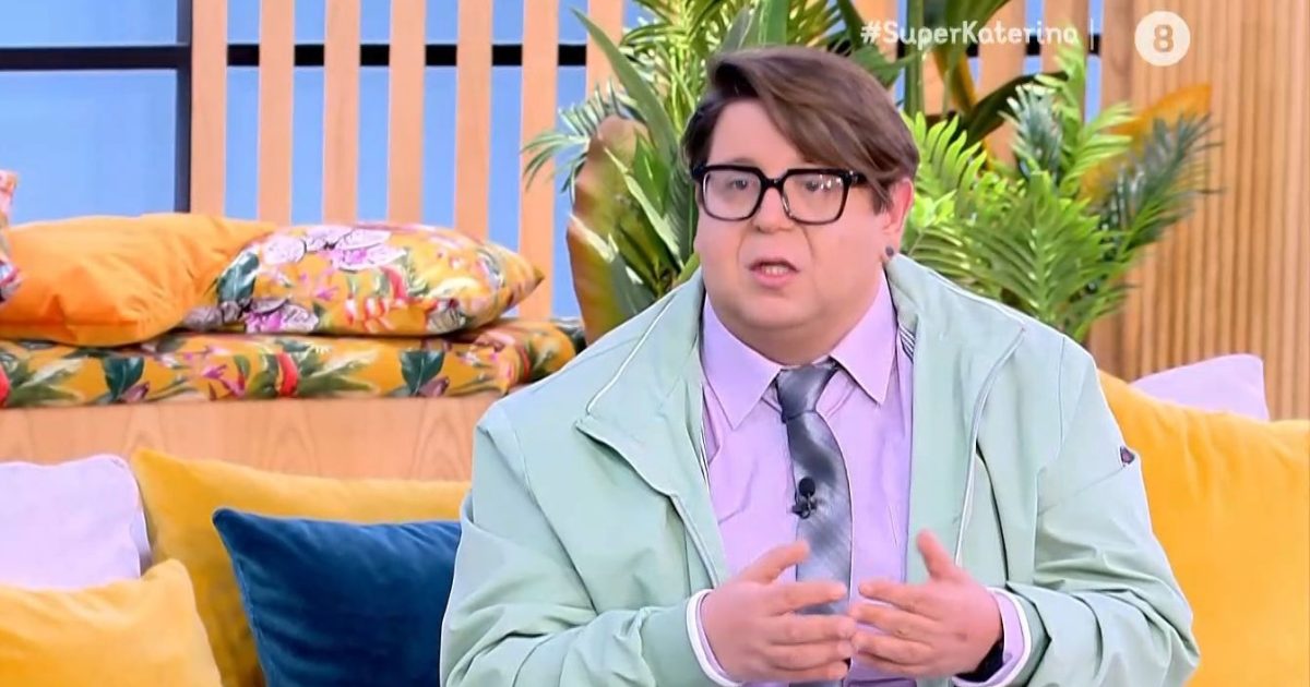 Θάνος Μπίρκος: «Μέσα από τον χαμό του πατέρα μου ωρίμασα, εκεί τα ντουβάρια γίνονται πιο στενά»