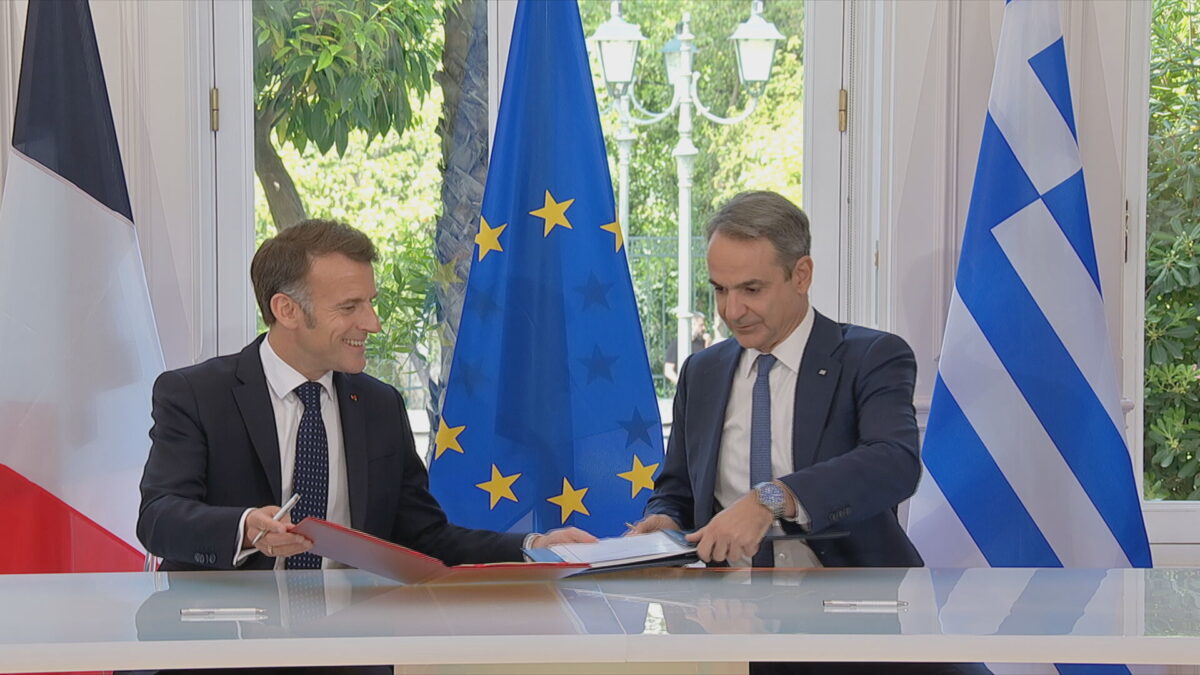 Τι προβλέπουν οι εννέα συμφωνίες μεταξύ Ελλαδας και Γαλλίας που υπεγράφησαν στο Μέγαρο Μαξίμου