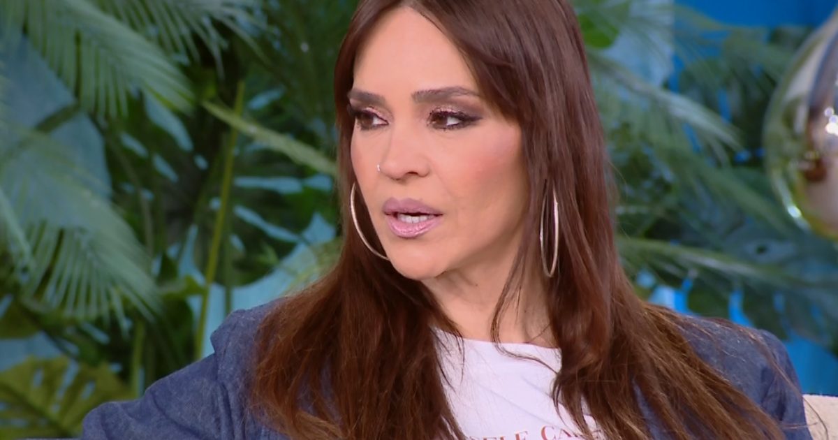 Νικολέττα Καρρά: «Υπήρξαν δουλειές που έκανα που το σκέφτομαι τώρα και λέω ”γιατί το έκανα;”»