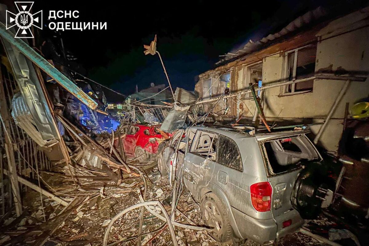 Ρωσική επιδρομή στην Οδησσό – Πέντε νεκροί και 15 τραυματίες