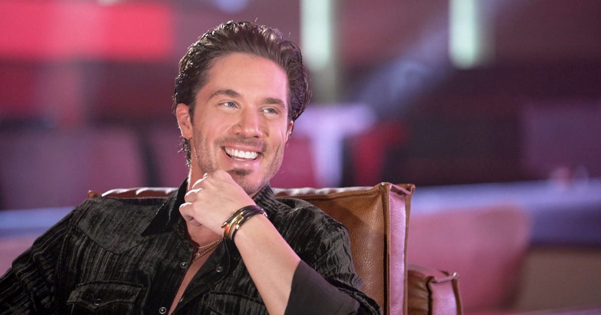 Νίκος Οικονομόπουλος: «Δεν γελάω με τα δημοσιεύματα που γράφουν για μένα, δεν δίνω σημασία»