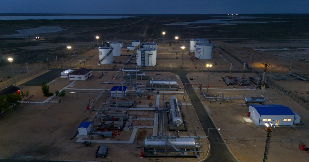 Νέα έκρηξη τιμών πετρελαίου με φόντο τα Στενά, το Ιράν και τις ανατροπές στον ΟΠΕΚ – Το Brent ξεπερνά τα 117 δολάρια