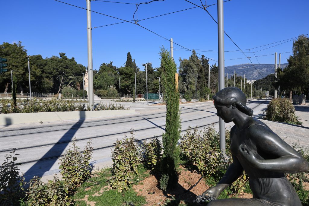 Λίνα Μενδώνη: Η ανάπλαση της Βασιλίσσης Όλγας την αναδεικνύει σαν ένα από τα πλέον πολύτιμα τοπόσημα της Αθήνας