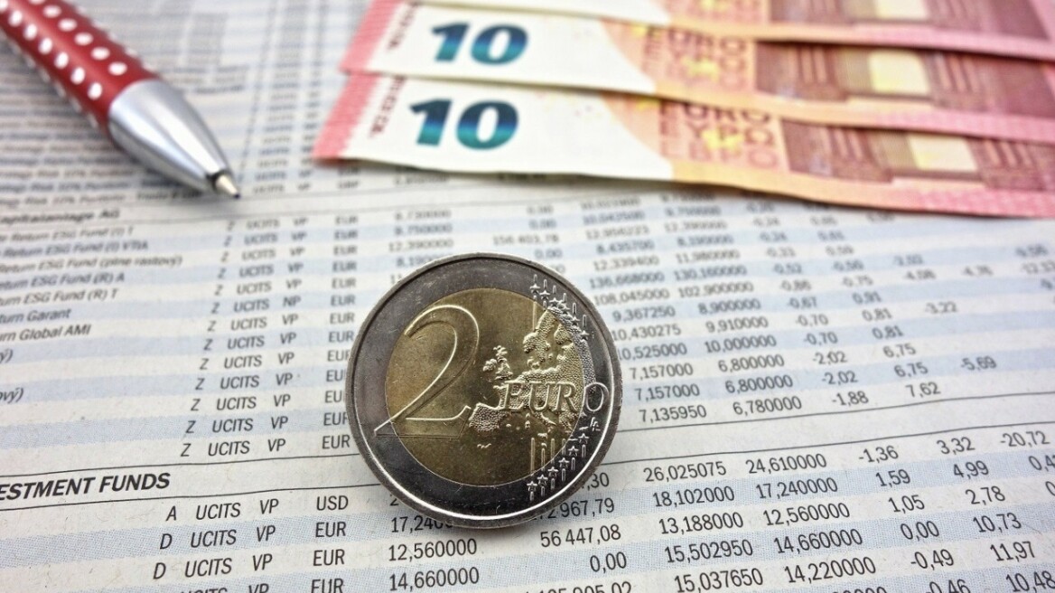 Ελληνικά ομόλογα σε τροχιά «έκπληξης»: Κάτω από Ιταλία και Γαλλία βλέπει τα spreads η Capital Economics