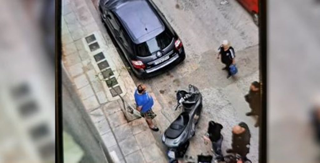 Άφαντος ο 59χρονος που ξυλοκόπησε 22χρονη στο Παγκράτι για μια θέση στάθμευσης – Έχει εκδοθεί ένταλμα σύλληψης