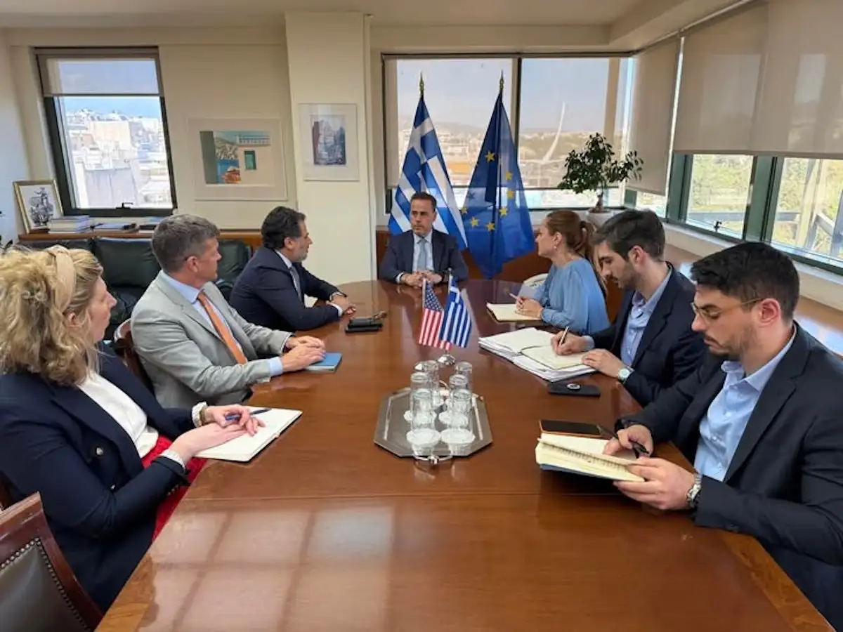 Ο κάθετος διαδρομος στο επίκεντρο της συνάντησης Παπασταύρου – Volz