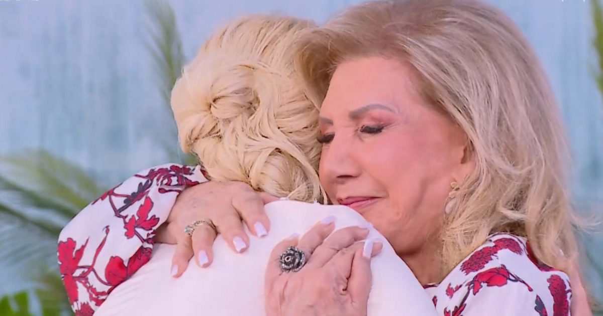 Λίτσα Πατέρα: Ξέσπασε σε κλάματα στην αγκαλιά της Φαίης Σκορδά