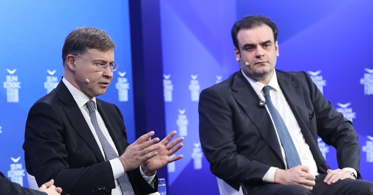 Ντομπρόβσκις – Πιερρακάκης: Προσωρινά και στοχευμένα μέτρα απέναντι στο στασιμοπληθωριστικό σοκ