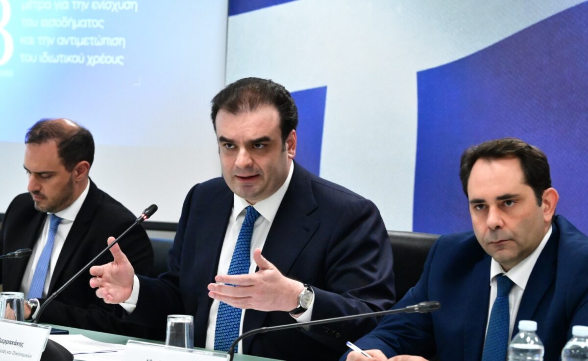 Tα οκτώ μέτρα στήριξης: Πώς επωφελούνται οικογένειες με παιδιά, οφειλέτες, ενοικιαστές, συνταξιούχοι και αγρότες