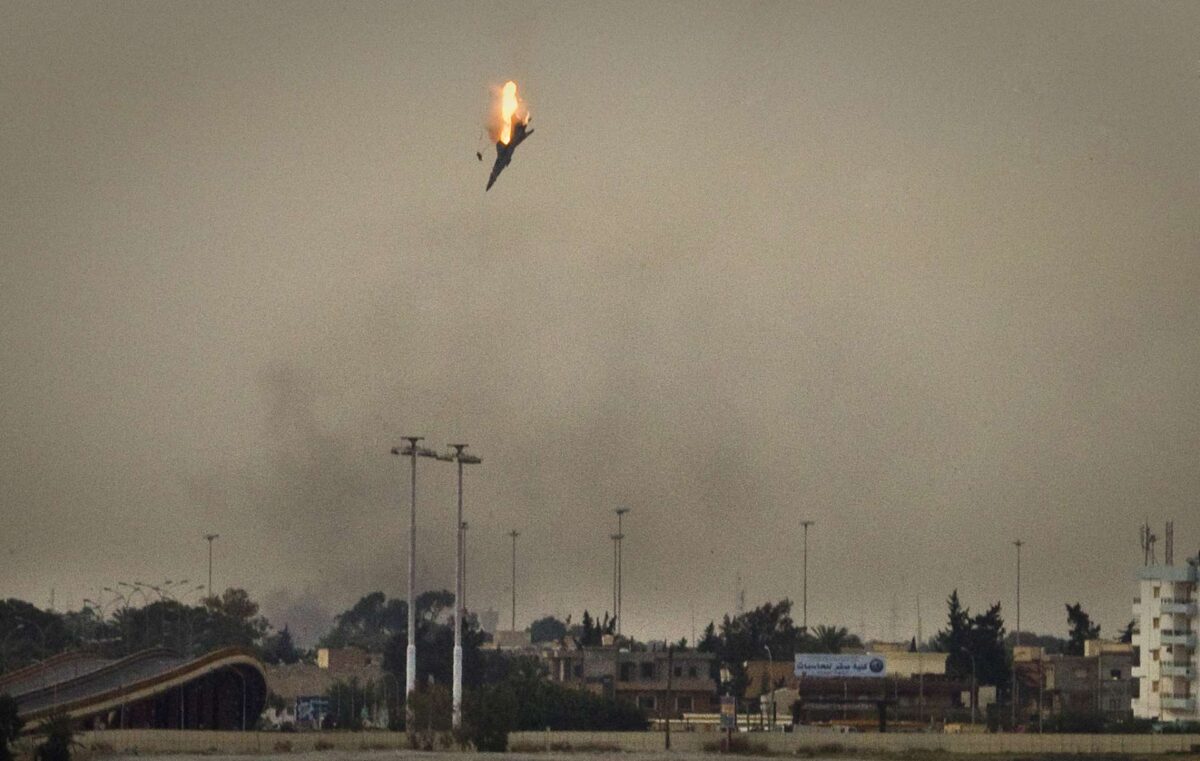 To Ιράν ζητά από τους πολίτες να αναζητήσουν τυχόν καταρριφθέντες Αμερικανούς πιλότους