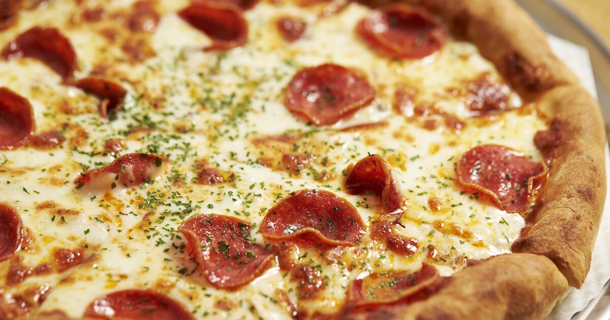 Η πίτσα «κόντρα» στο σουβλάκι: Η προσιτή λύση για φαγητό με τις λιγότερες ανατιμήσεις – Πώς επηρεάζεται από τις κρίσεις