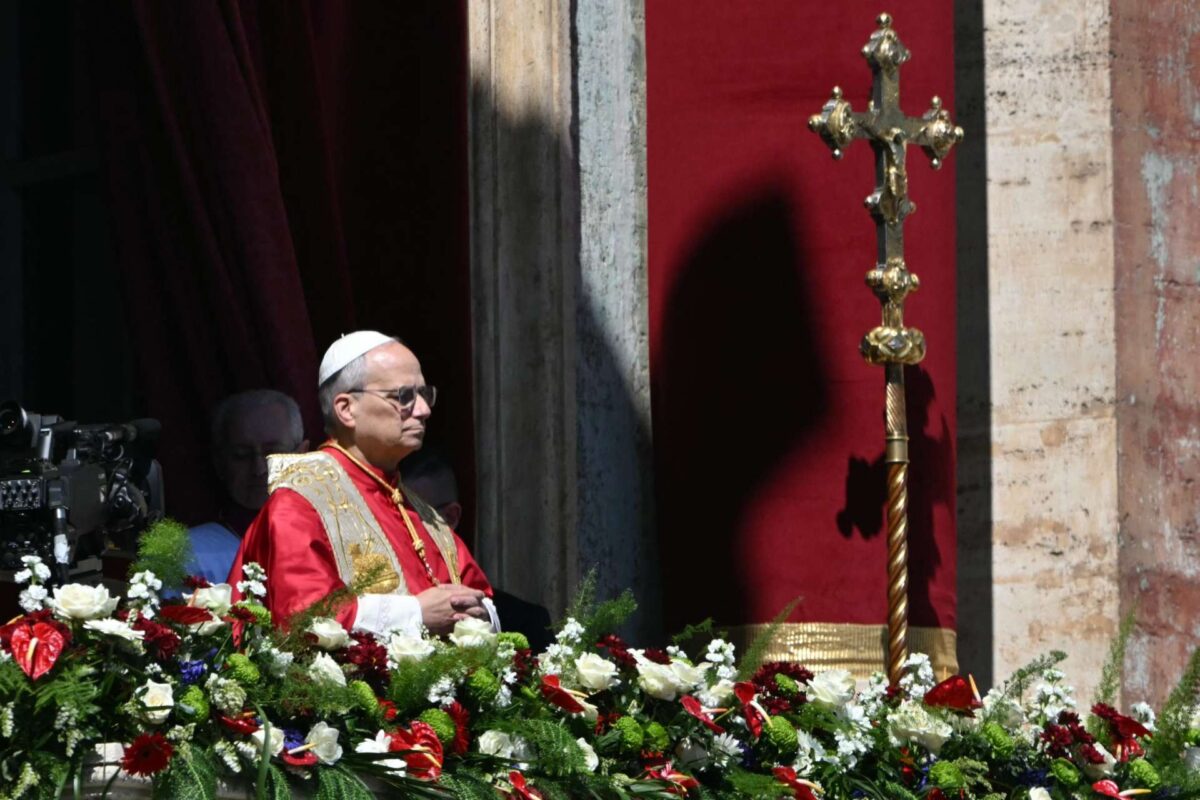To πρώτο Πάσχα που τελεί ο Πάπας Λέων ΙΔ’ υπό τη σκιά πολέμων – «Όποιος φέρει όπλα ας τα καταθέσει»