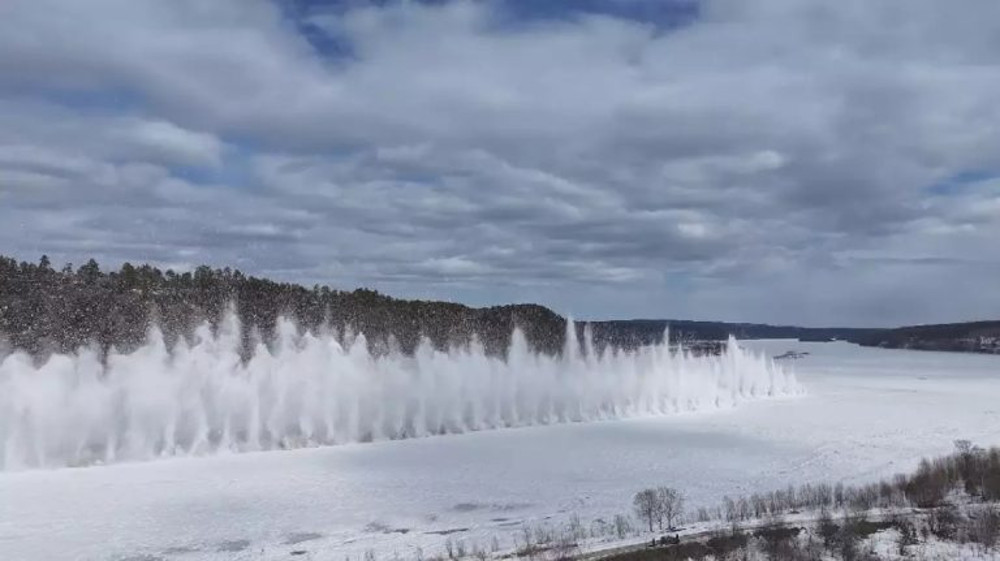 Απίστευτες εικόνες από εκρήξεις πάγου στον ποταμό Άμουρ, στα σύνορα Κίνας-Ρωσίας