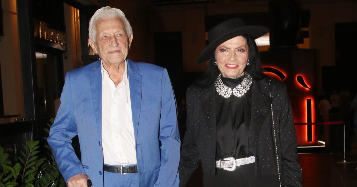 Η Ζωζώ Σαπουντζάκη δεν γνωρίζει για τον θάνατο του συντρόφου της: «Όταν με ρωτάει που είναι, της λέω ότι έχει πάει σε δουλειά»