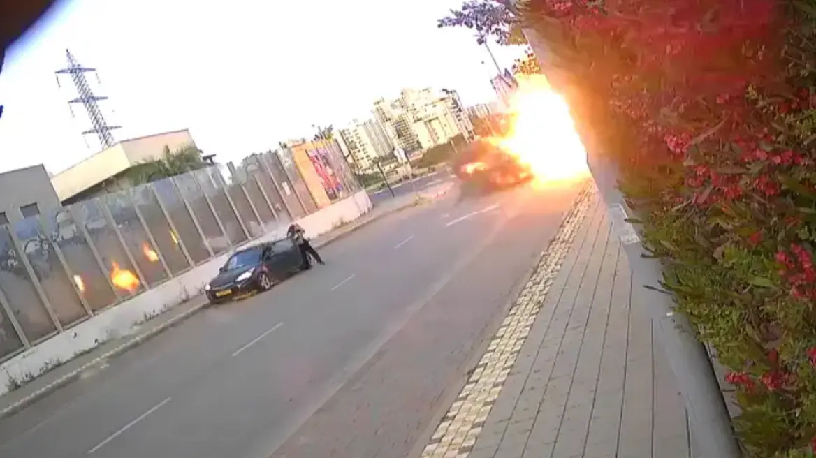Συγκλονιστικό βίντεο: Βόμβα διασποράς σκάει λίγα μέτρα μακριά από γυναίκα στο Ισραήλ, τραυματίστηκε σοβαρά στο στήθος